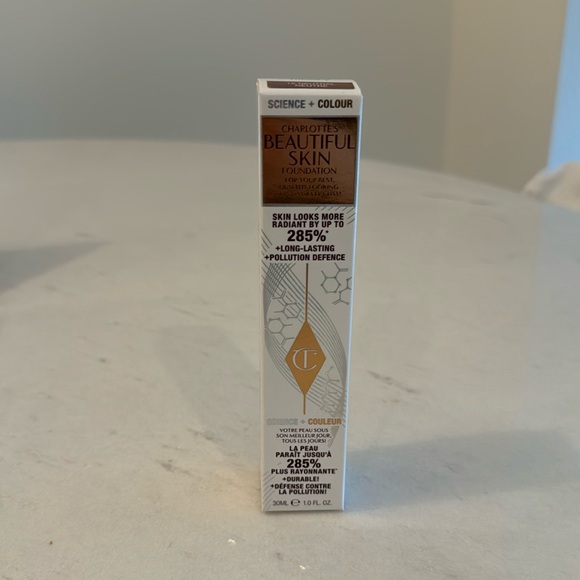 Charlotte Tilbury Beautiful Skin Foundation - 30mL in Shade 15 Neutral - Picture 1 of 2